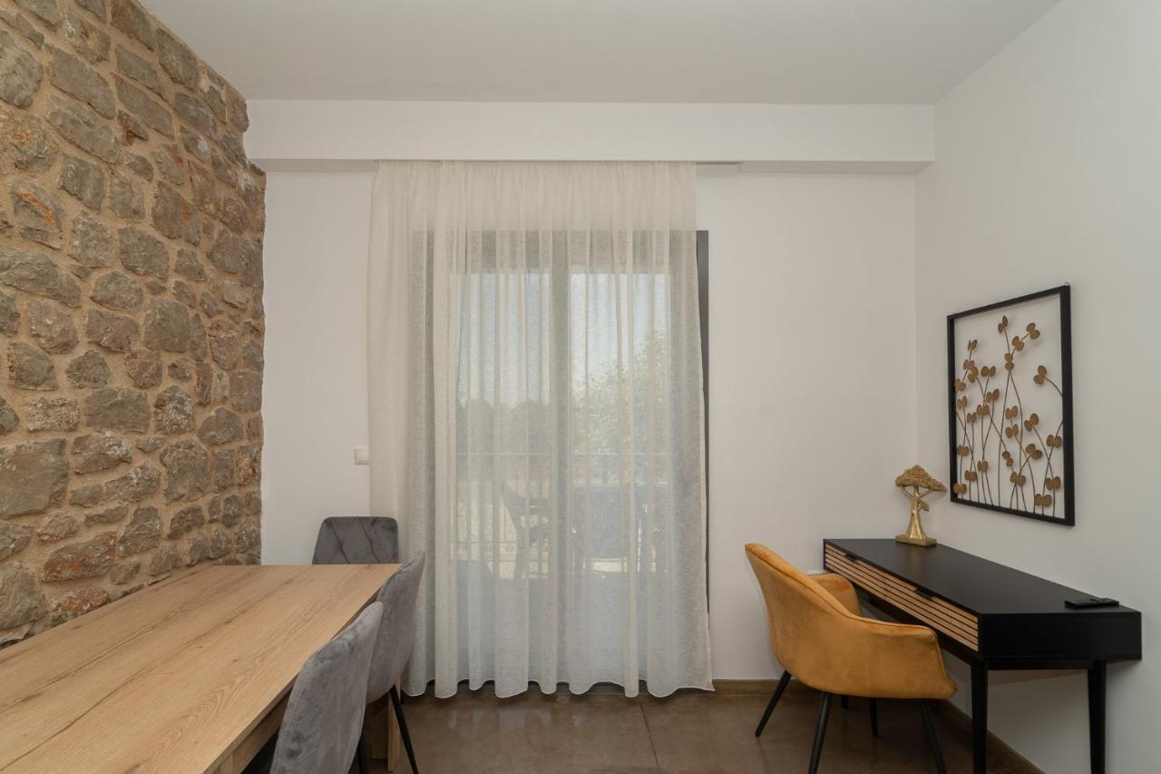 Lithos Suites Финикунда Экстерьер фото
