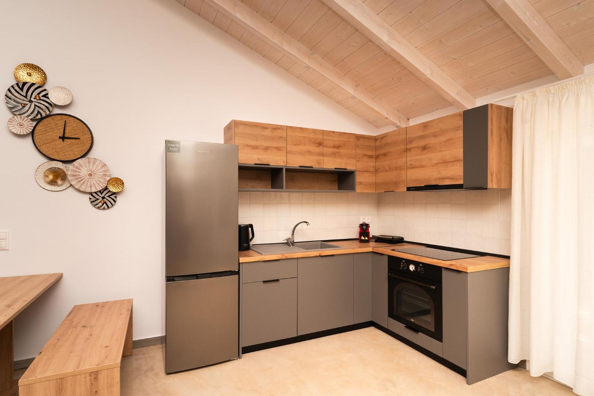 Lithos Suites Финикунда Экстерьер фото